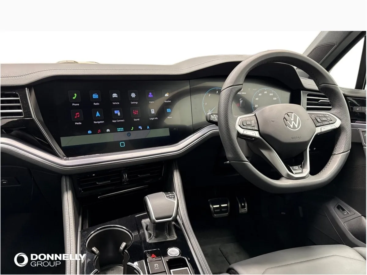 Volkswagen Touareg Diesel Estate Black Edition - Image 2