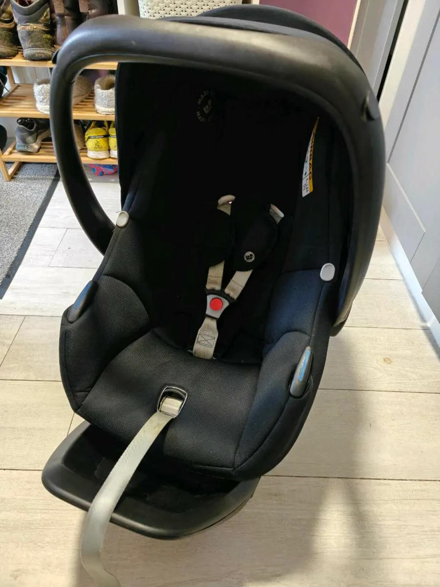 Maxi-Cosi Tinca Carseat & Iso-fix Base - Image 2