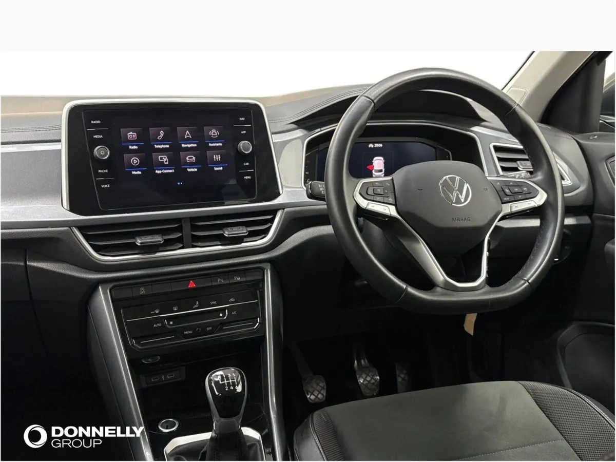 Volkswagen T-roc Hatchback Style - Image 2