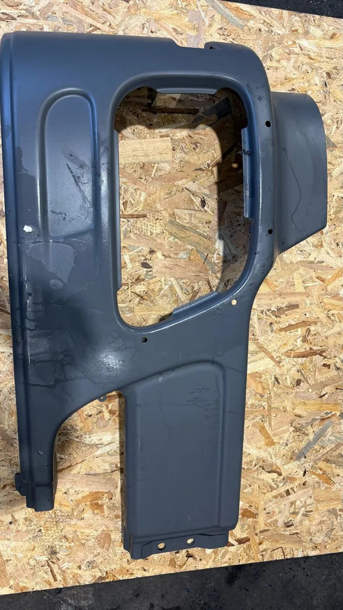 Mercedes Actros Axor Sprinter Vito parts - Image 2