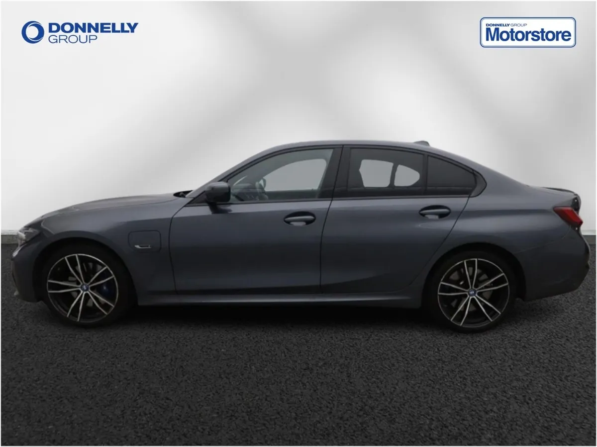 BMW 3 Series Saloon M Sport - Image 4
