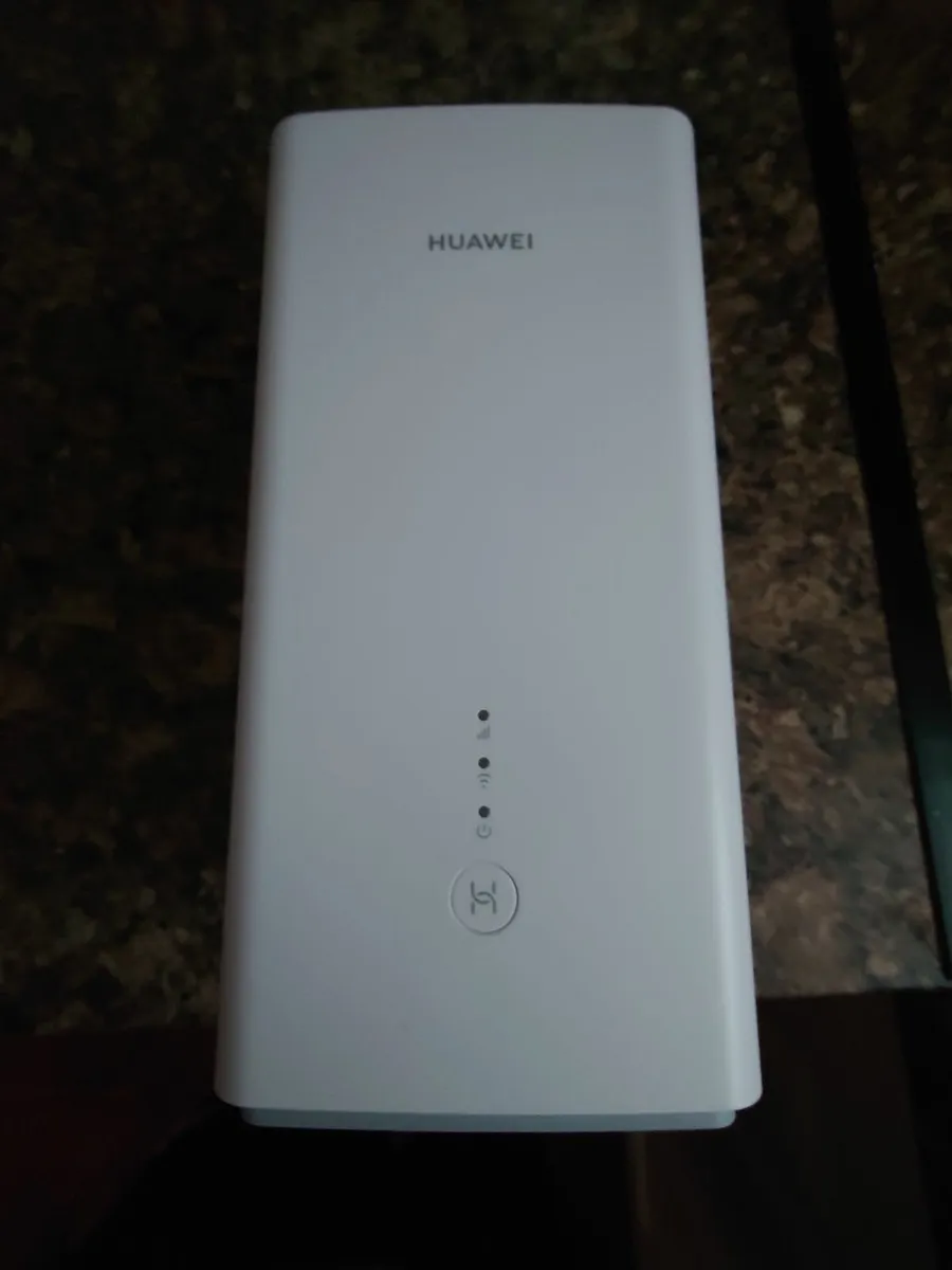 Huawei 4G CPE Pro 2 - Image 1