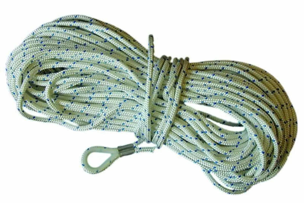 Coil of Marine braided 8mm rope inc eye - Image 1