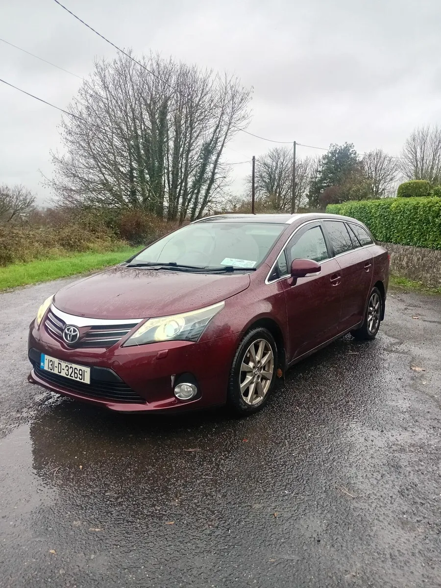 2013 Toyota Avensis - Image 2