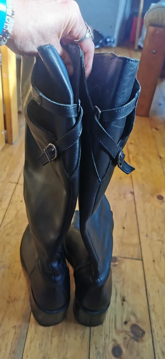 Shoes/Boots - Image 2