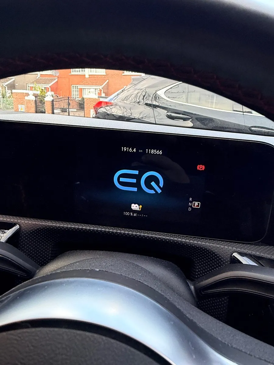 2020 Mercedes A 250e hybrid - Image 4