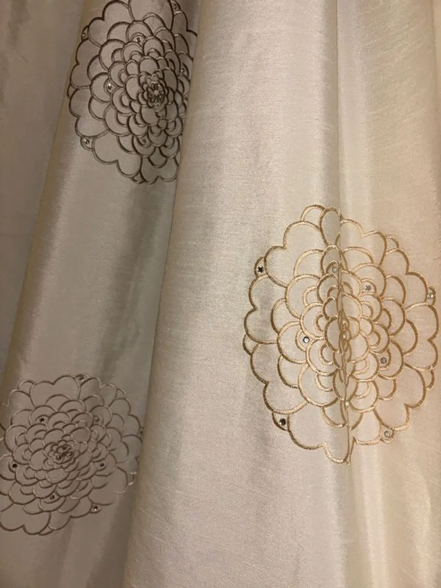 cream silk french pleat curtains - Image 1
