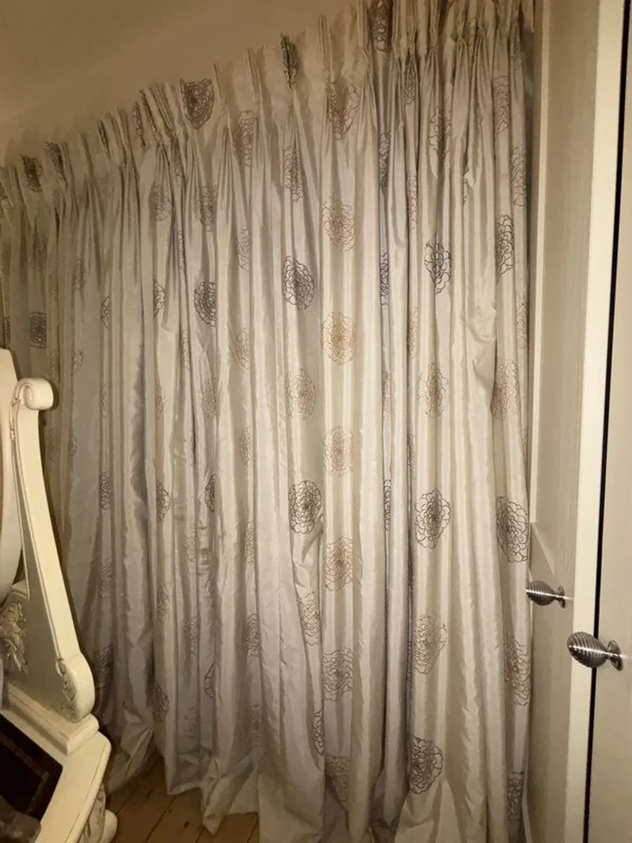 cream silk french pleat curtains - Image 4