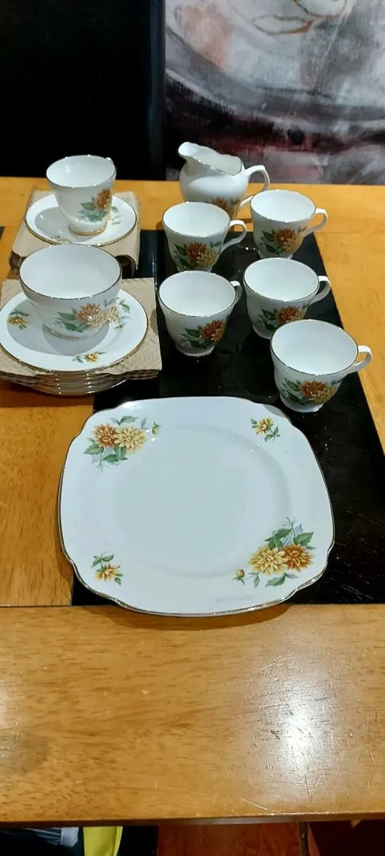 A vintage English bone china tea set New 21 pieces - Image 1