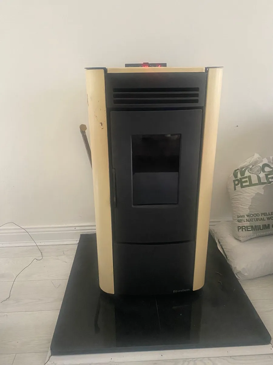 Wood pellet stove - Image 2