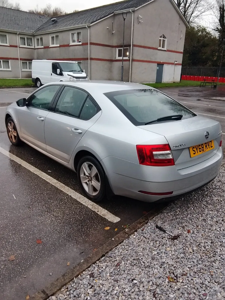 Skoda Octavia 2018 - Image 2