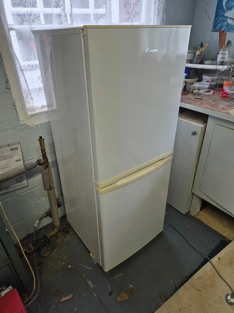 Candy 185L Freestanding Fridge Freezer - Image 2