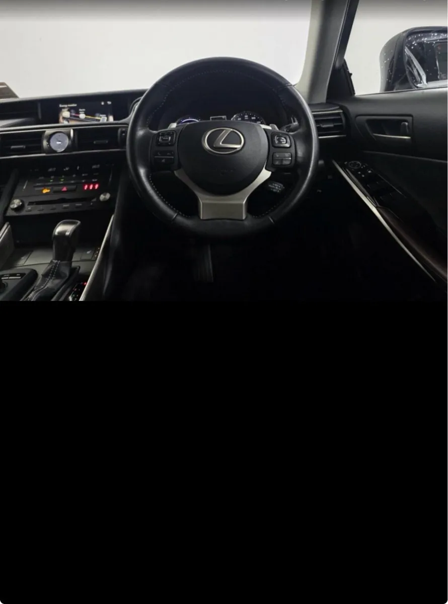 Lexus IS300H f sport - Image 4