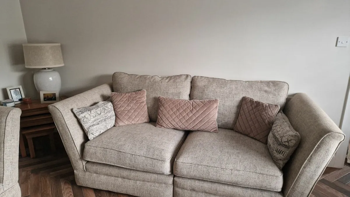 3-2-1 Sofa - Image 4