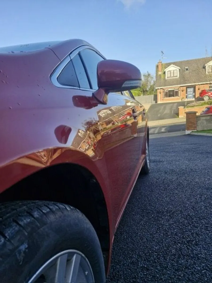 Toyota Avensis 2011 - Image 3