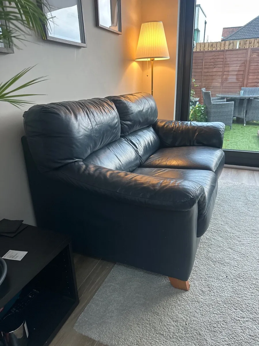 Leather couch - Image 2