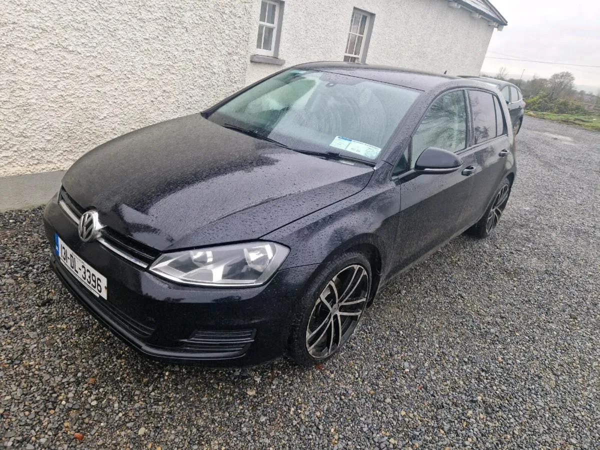 2013 Volkswagen Golf - Image 2