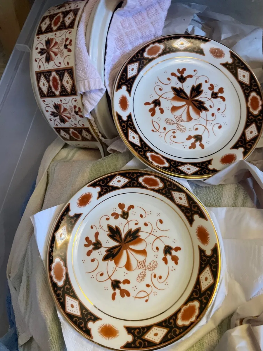 Vintage dinner set - Image 1