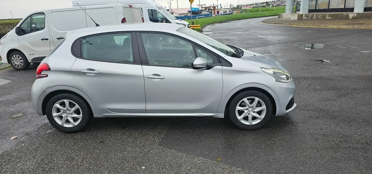 Peugeot 208 ONLY 13.000 miles - Image 1