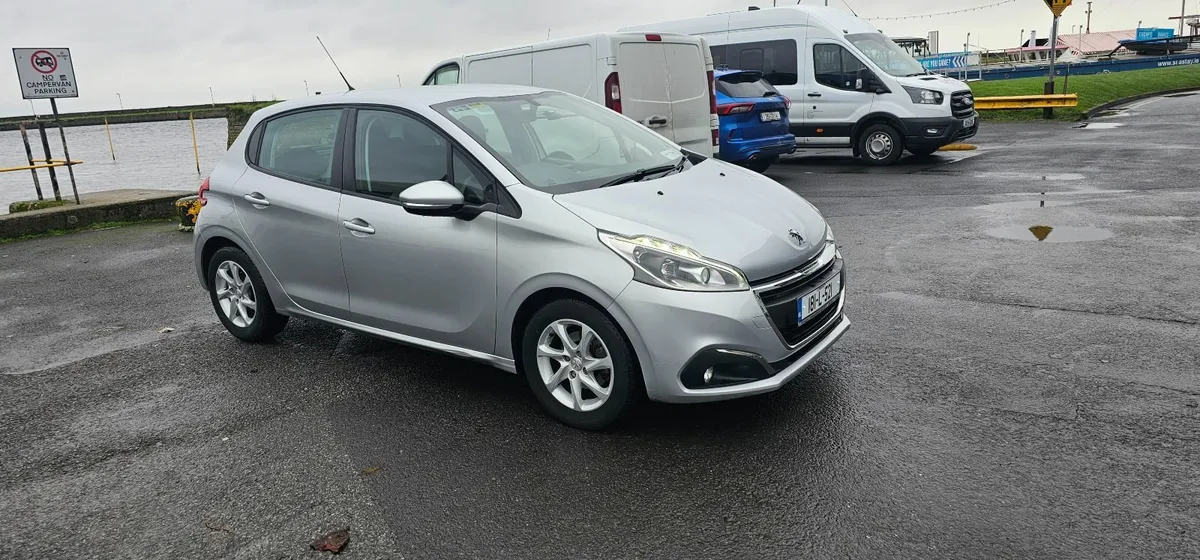 Peugeot 208 1.2 petrol low mileage - Image 1
