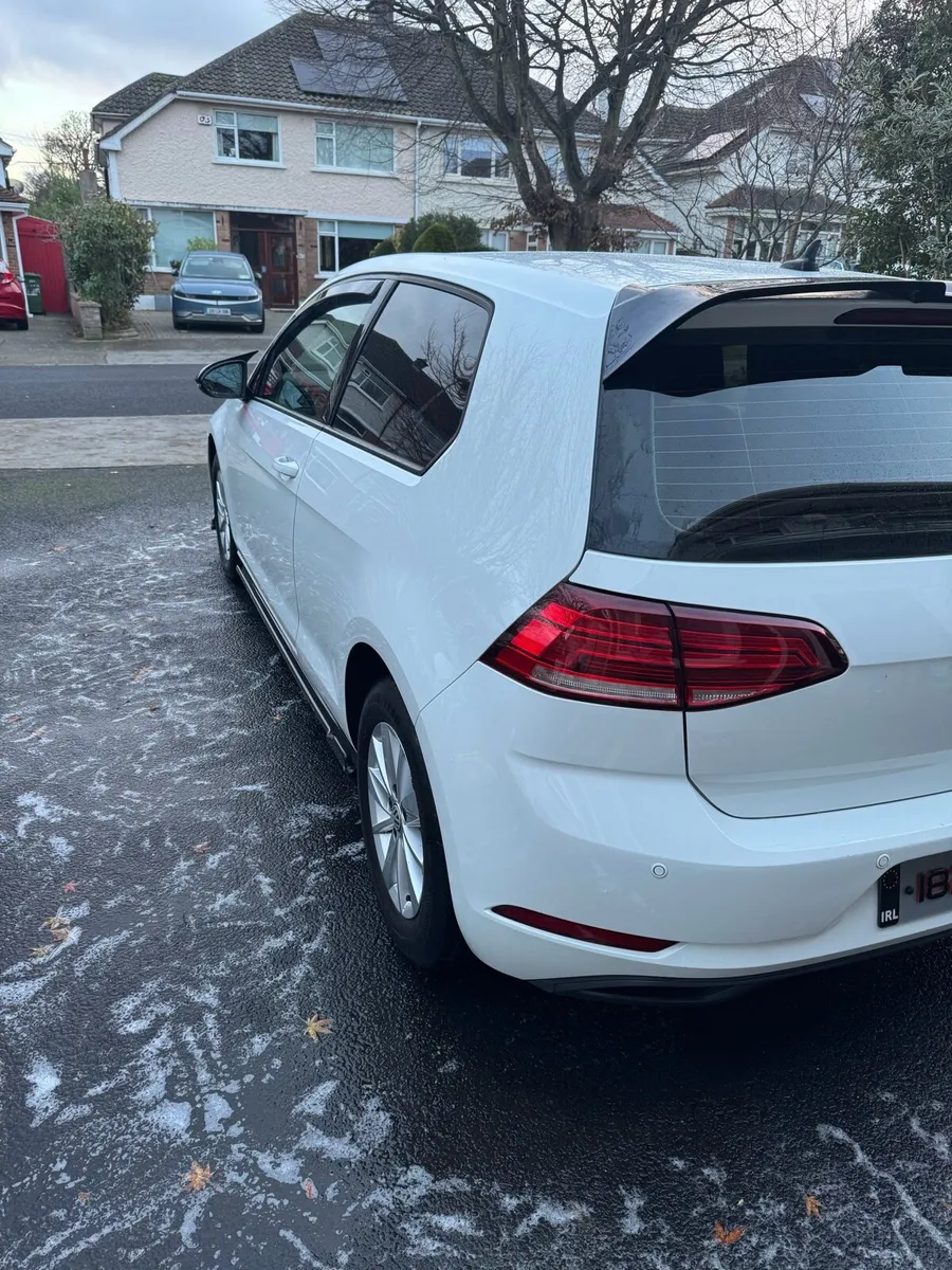 Volkswagen Golf - Image 4