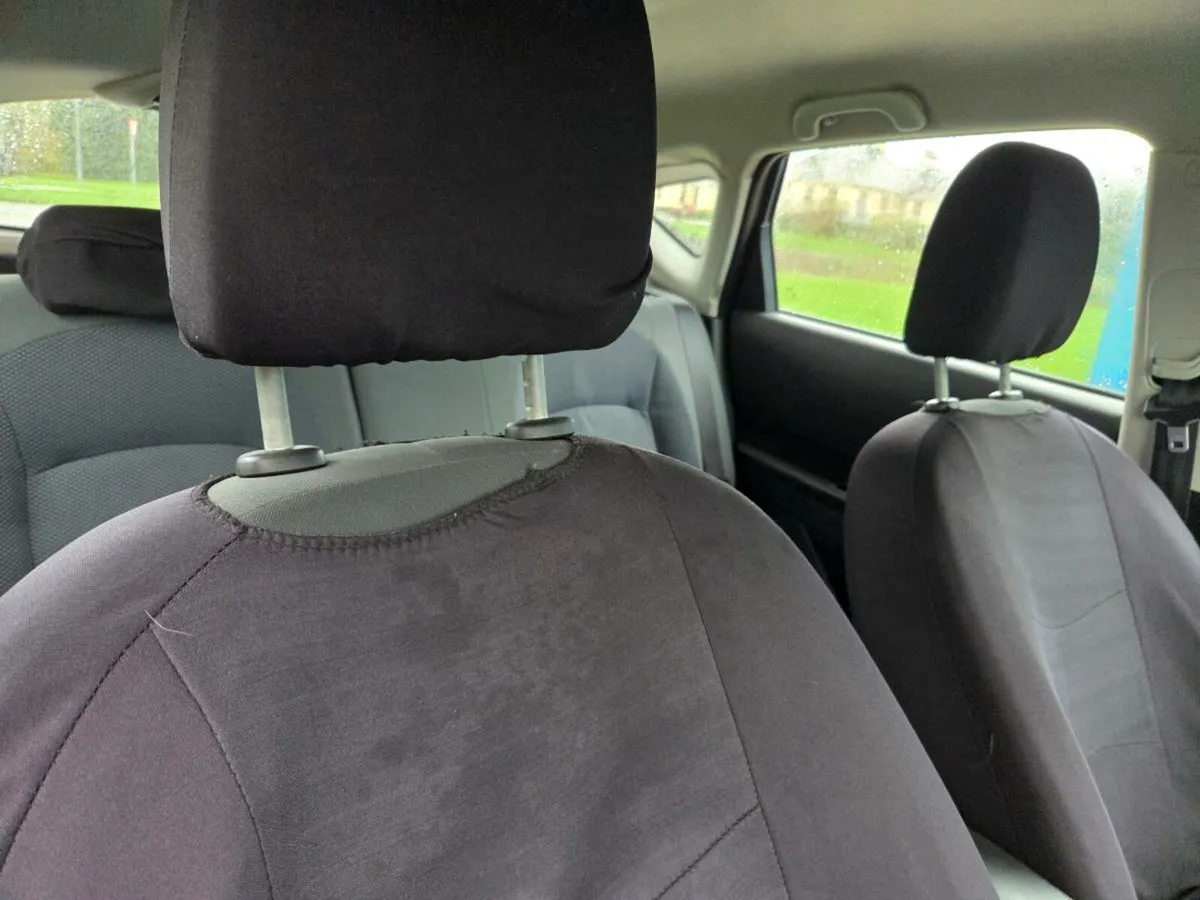 2010 Nissan qashqai low miles tax and test - Image 3