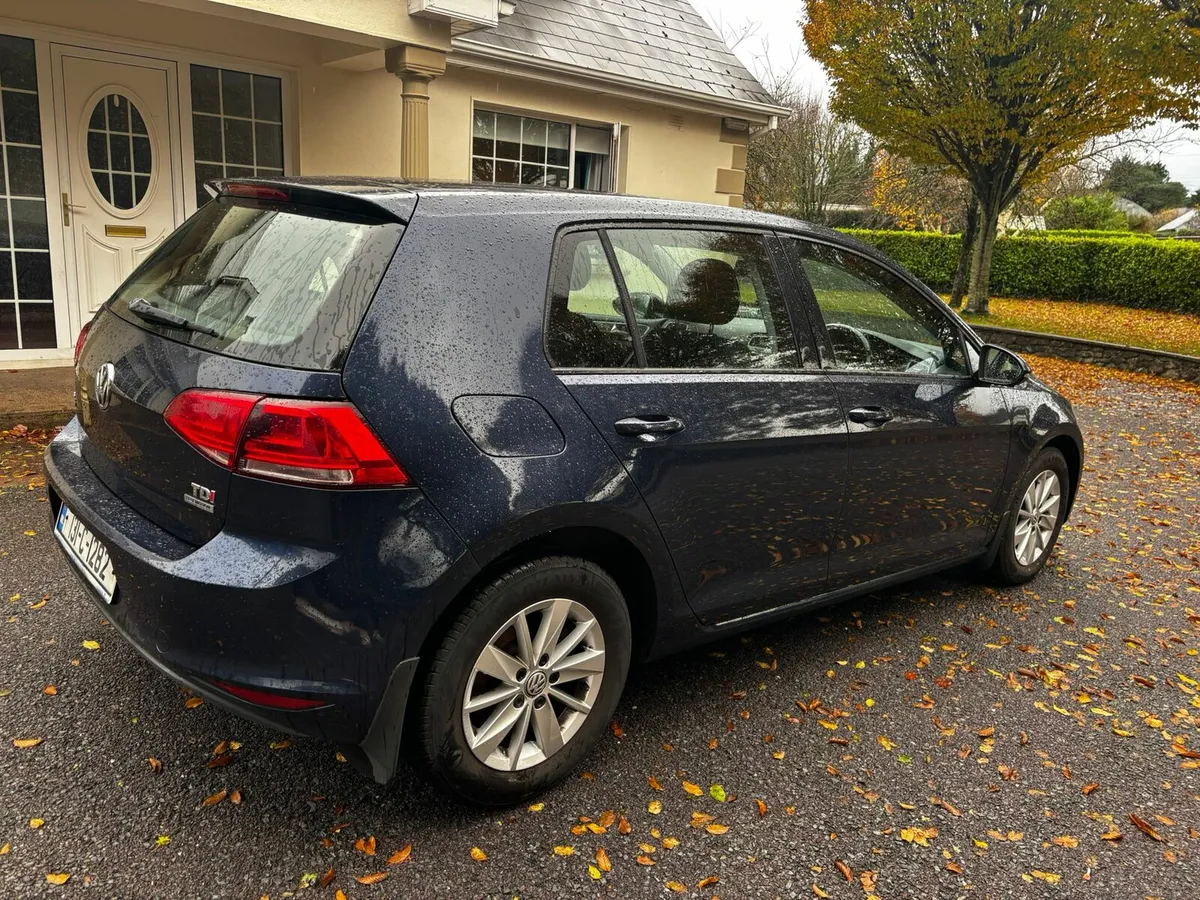 Volkswagen golf - Image 3