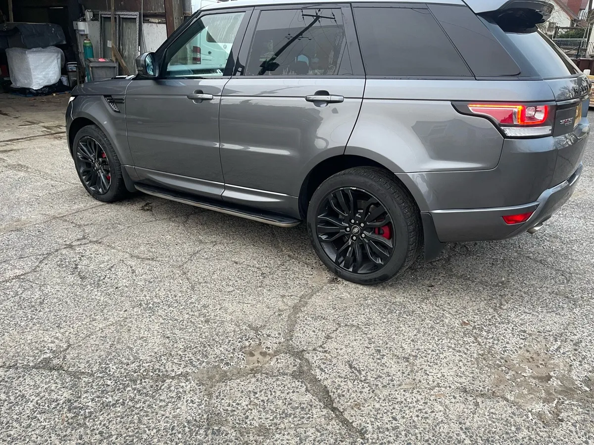 Range Rover Sport - Image 1