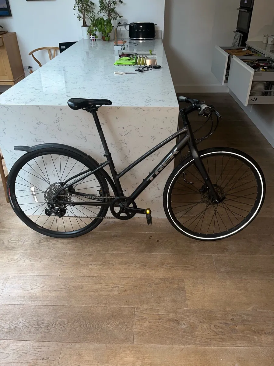 Trek FX 3 Disk Stagger - Image 1