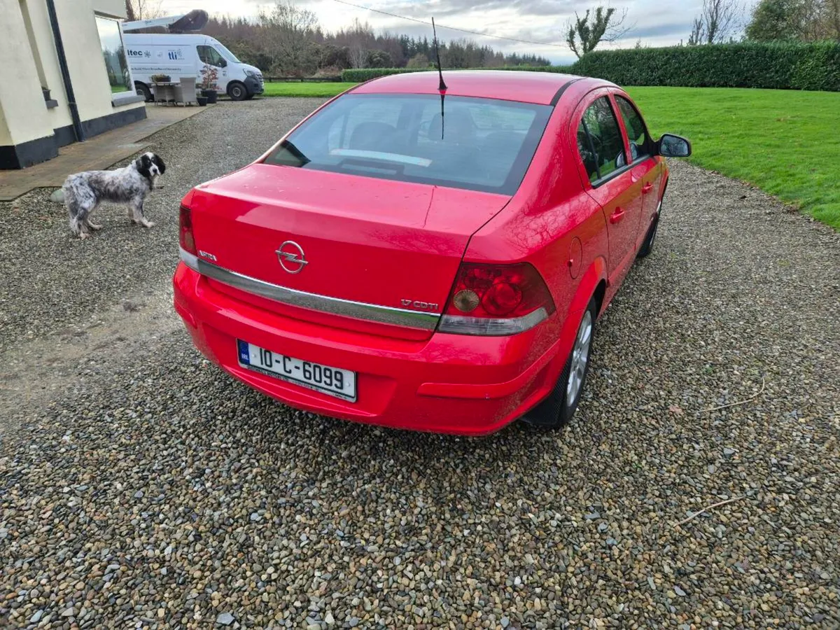 Opel Astra 1.7 diesel saloon - Image 2