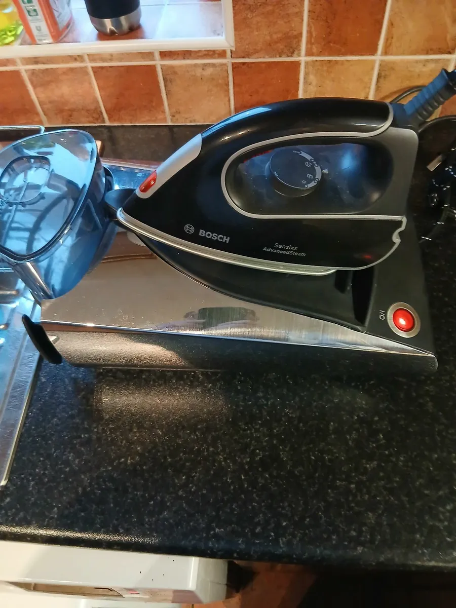 Industrial power steam iron - Image 4