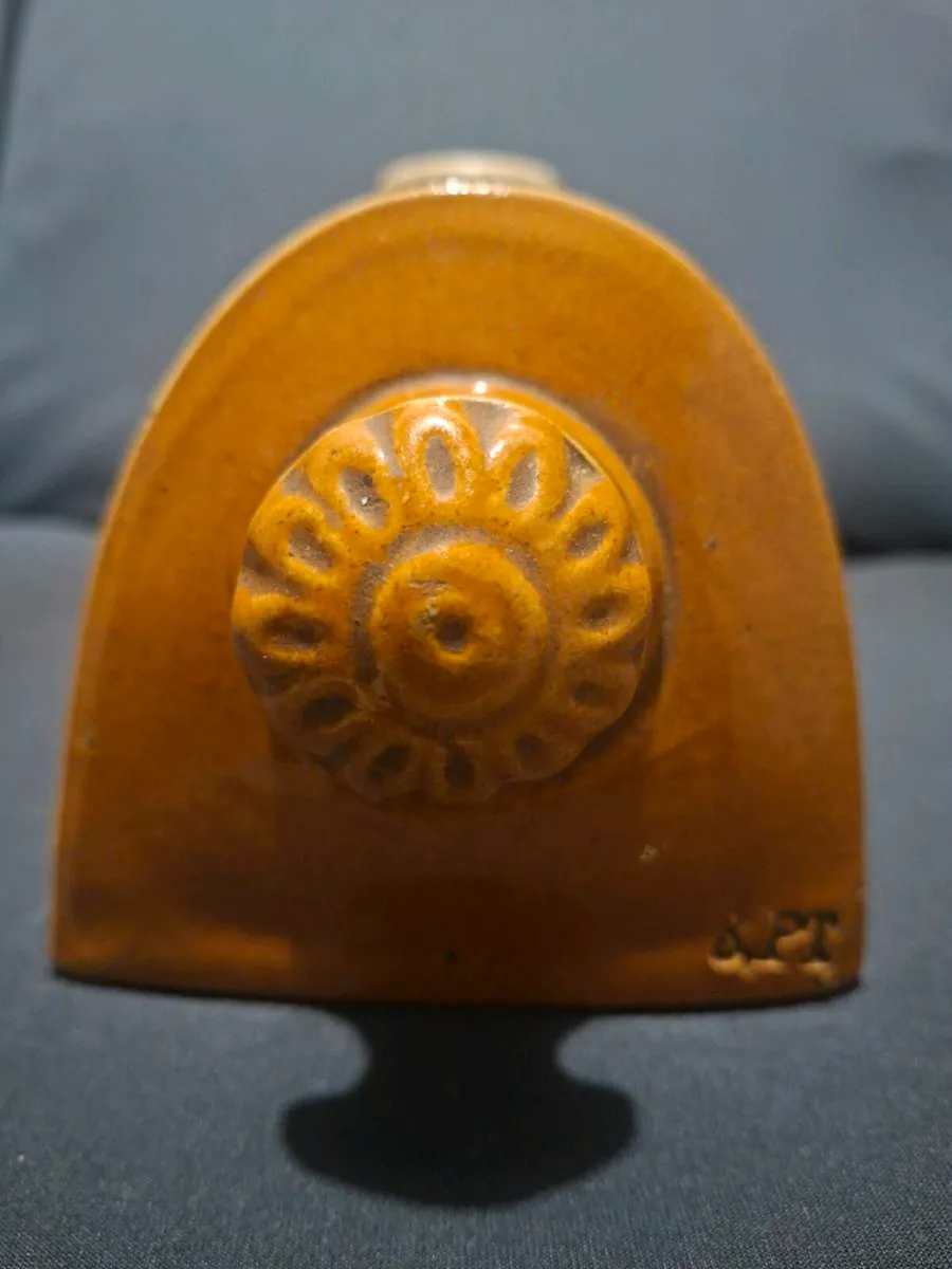 Antique Stoneware 8pts hot water bottle/Bed Warmer - Image 4