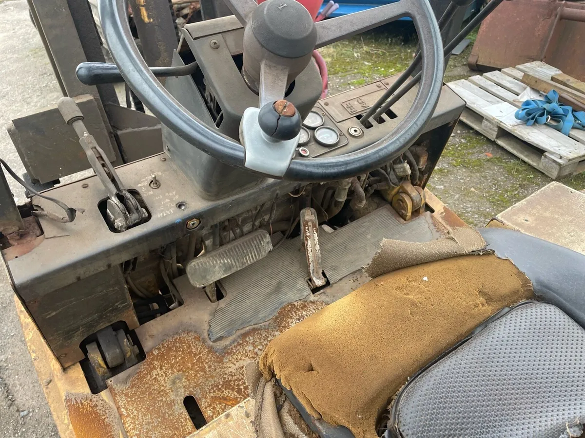 Yale x126 forklift - Image 2