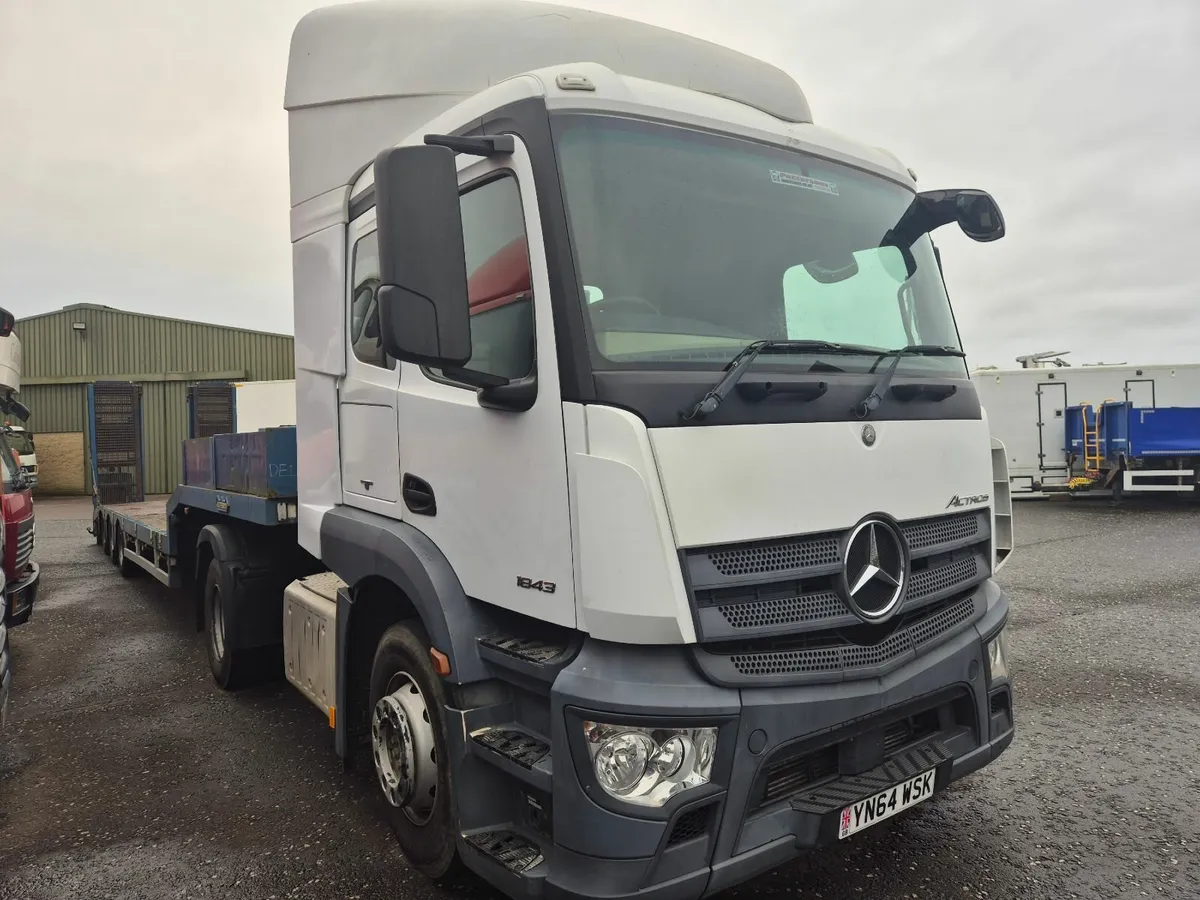 Merc Actros 1843 & Nooteboon machinery trailer - Image 2