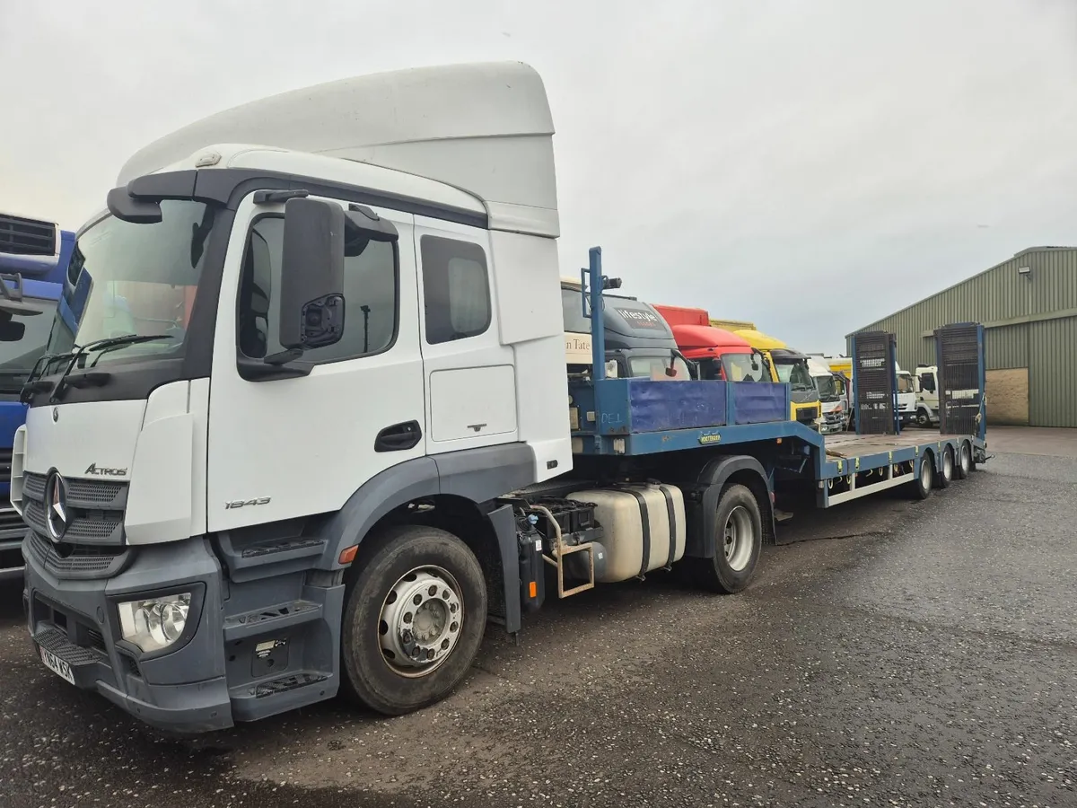 Merc Actros 1843 & Nooteboon machinery trailer - Image 1