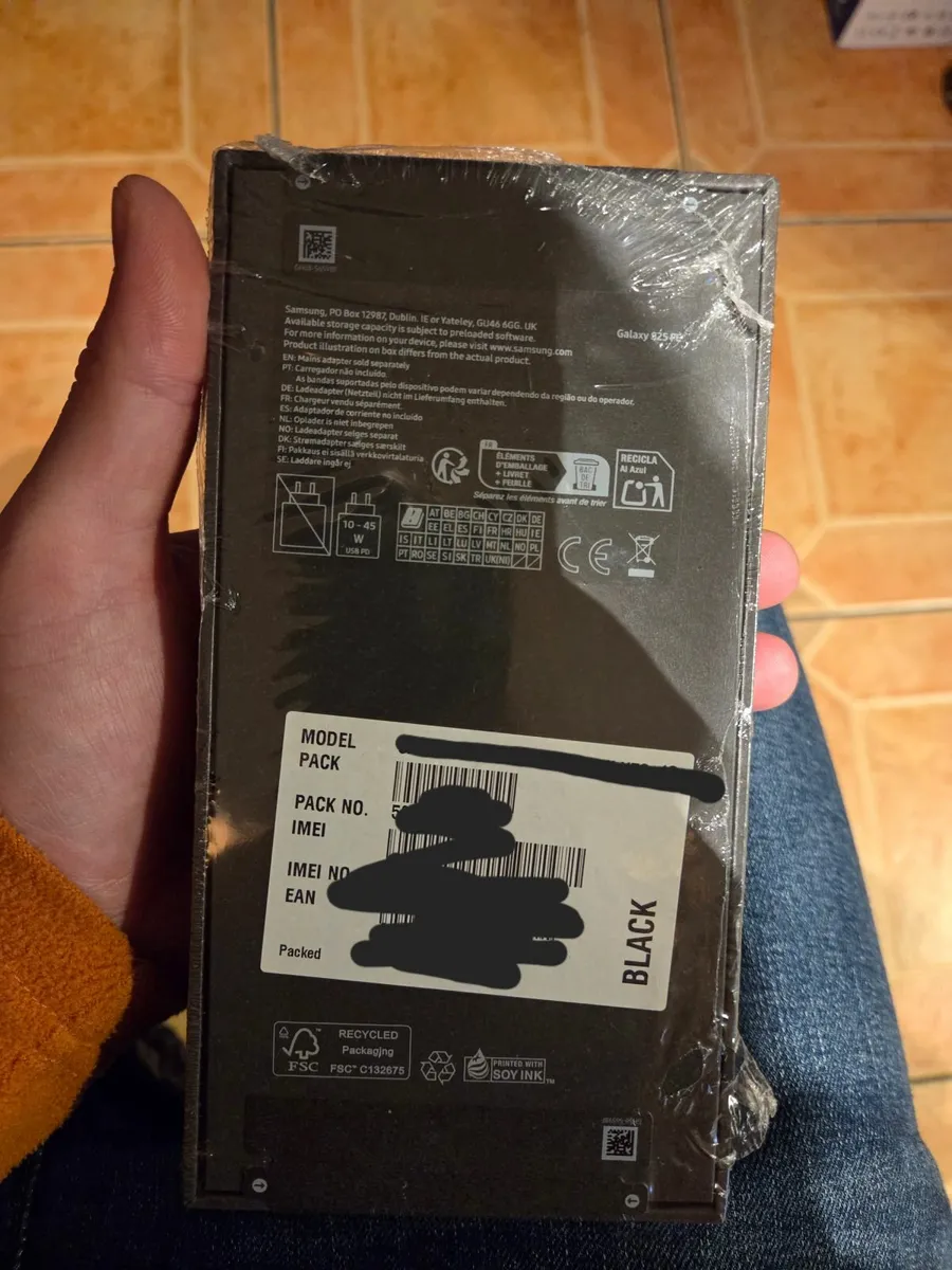 Samsung phone - Image 2