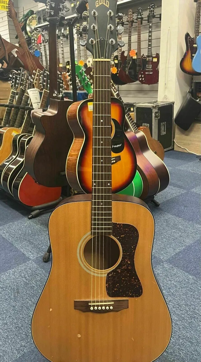 Made in USA Guild D4 NT with Hard Case - Image 2