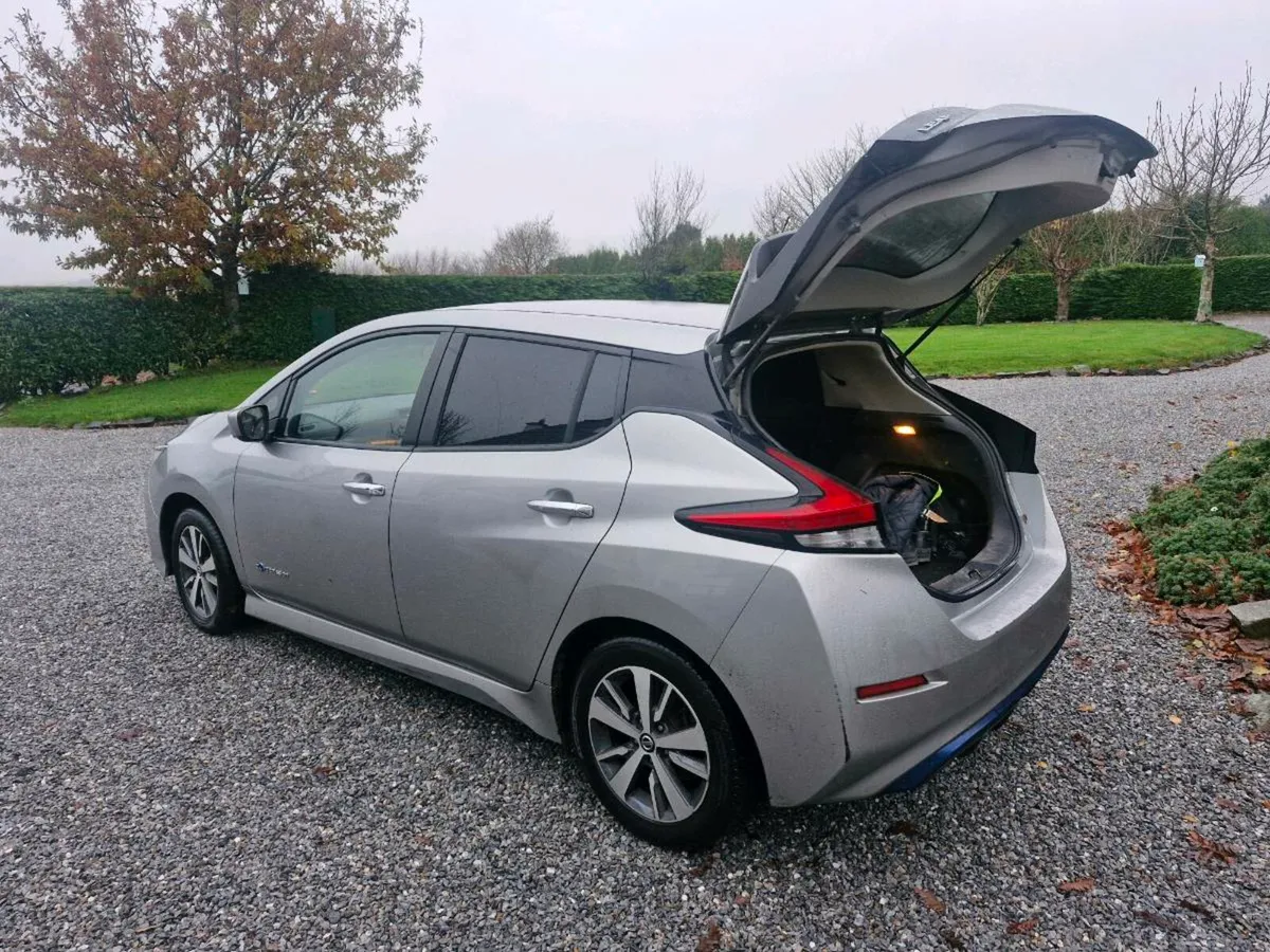 Nissan leaf van - Image 4