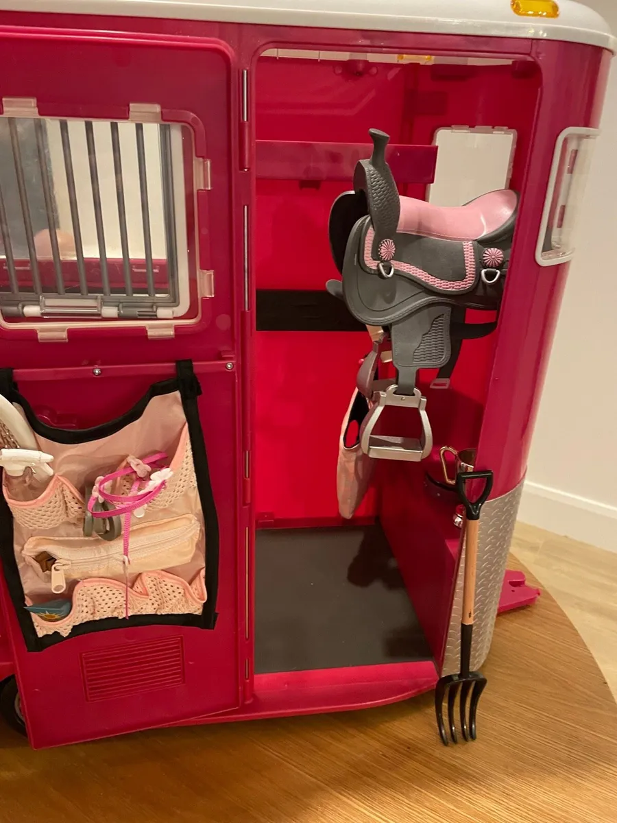 Our Generation Horse Trailer with Horse - Image 2
