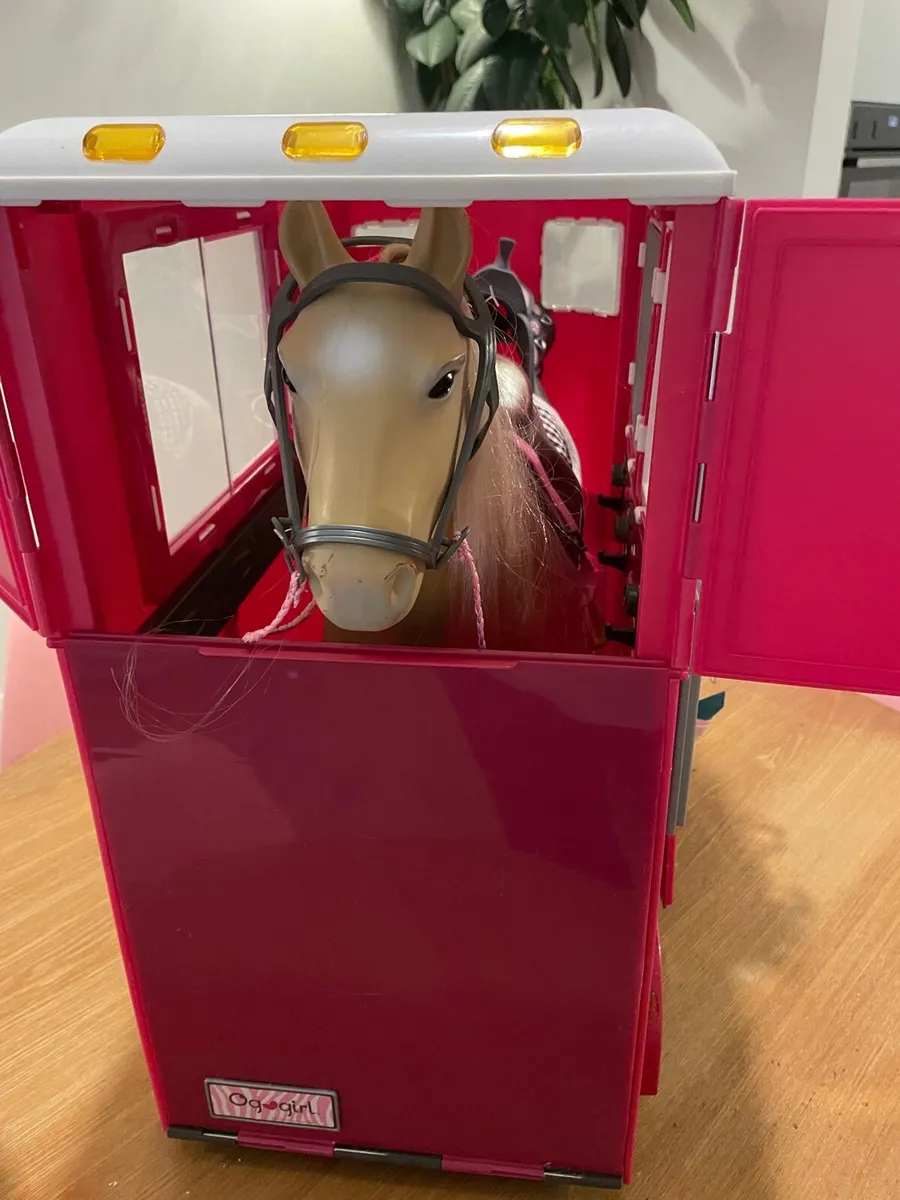 Our Generation Horse Trailer with Horse - Image 3