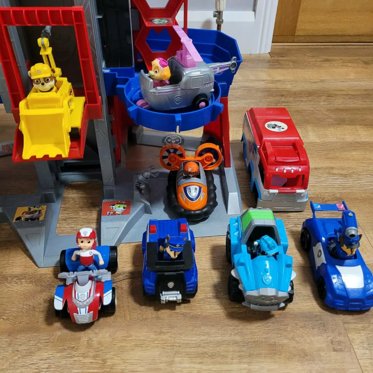 PAW Patrol Ultimate HQ Tower + 12 Vehicles & Pups - Image 3