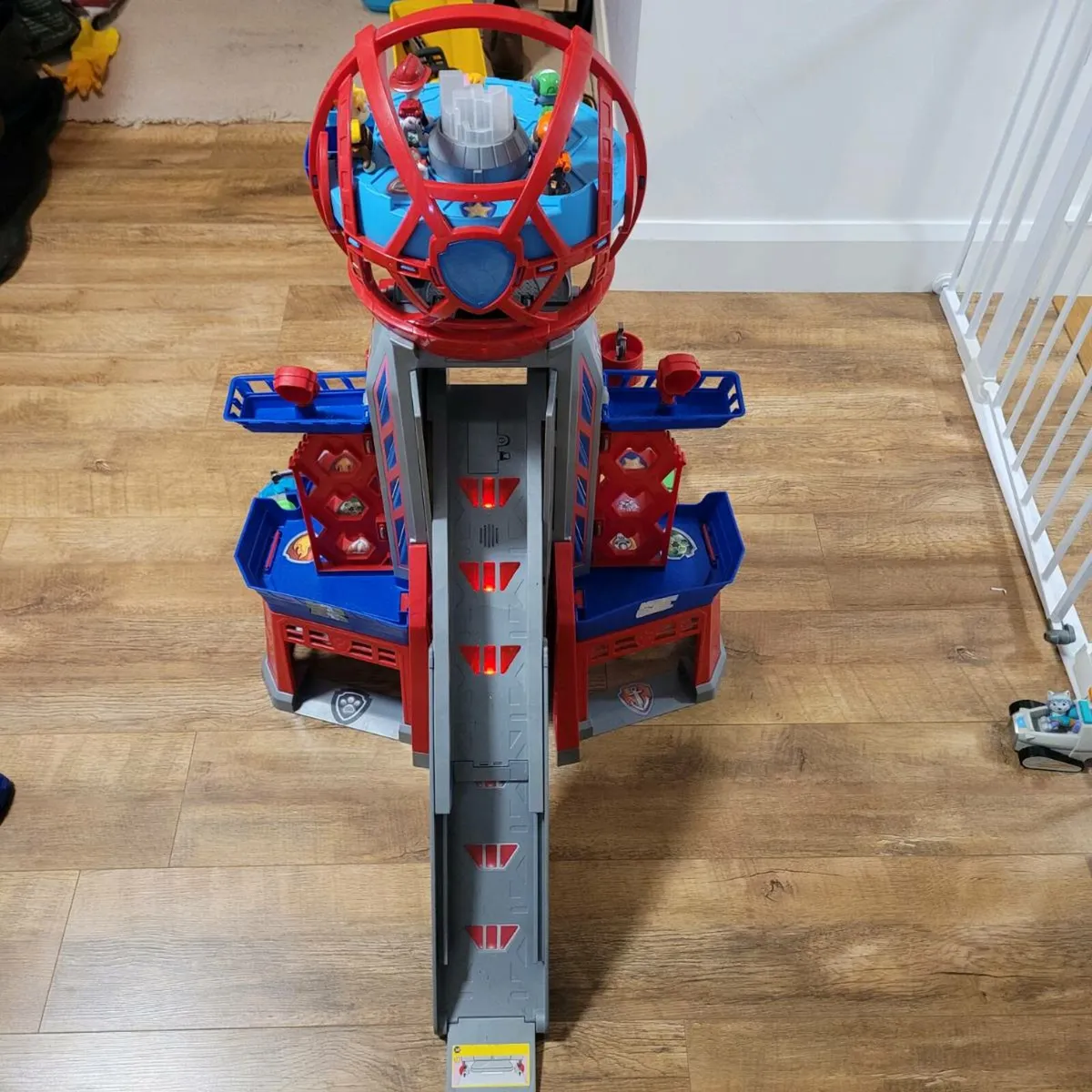 PAW Patrol Ultimate HQ Tower + 12 Vehicles & Pups - Image 4