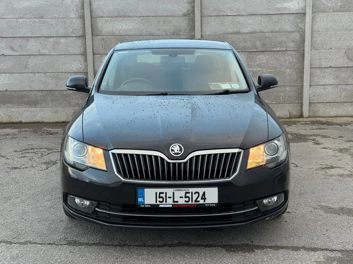 Skoda Superb 2.0 TDI 150bhp Ambition 4x4 - Image 2