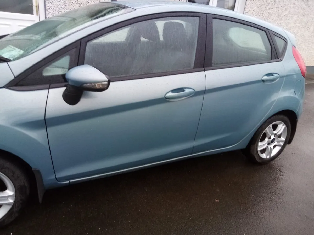 Ford Fiesta 2010 - Image 3