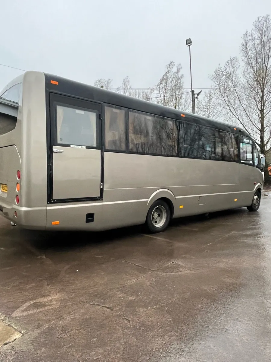 Mercedes Vario 33 Seater - Image 2
