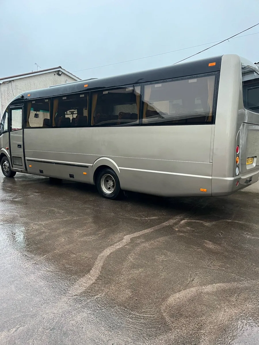 Mercedes Vario 33 Seater - Image 3