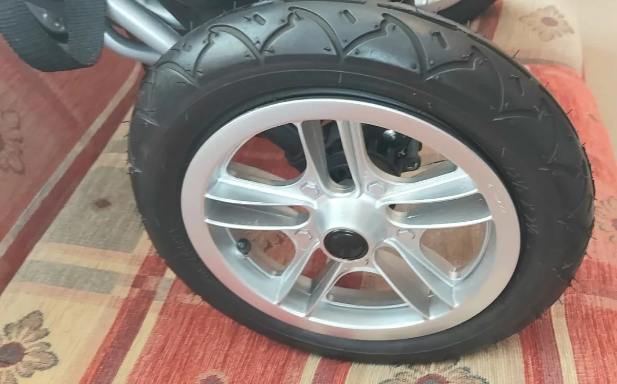 Pram/buggy Travel System. Never used. Brand new. - Image 4