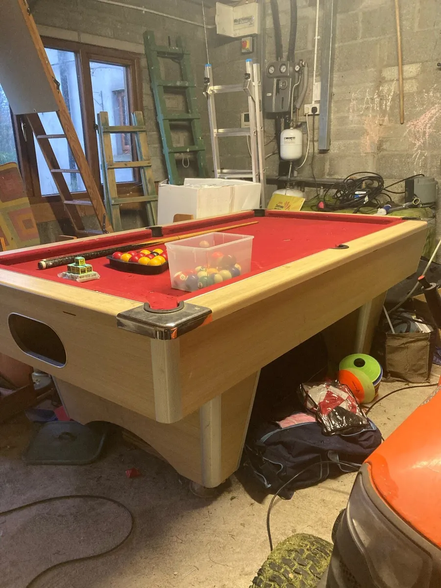 Pool table - Image 2