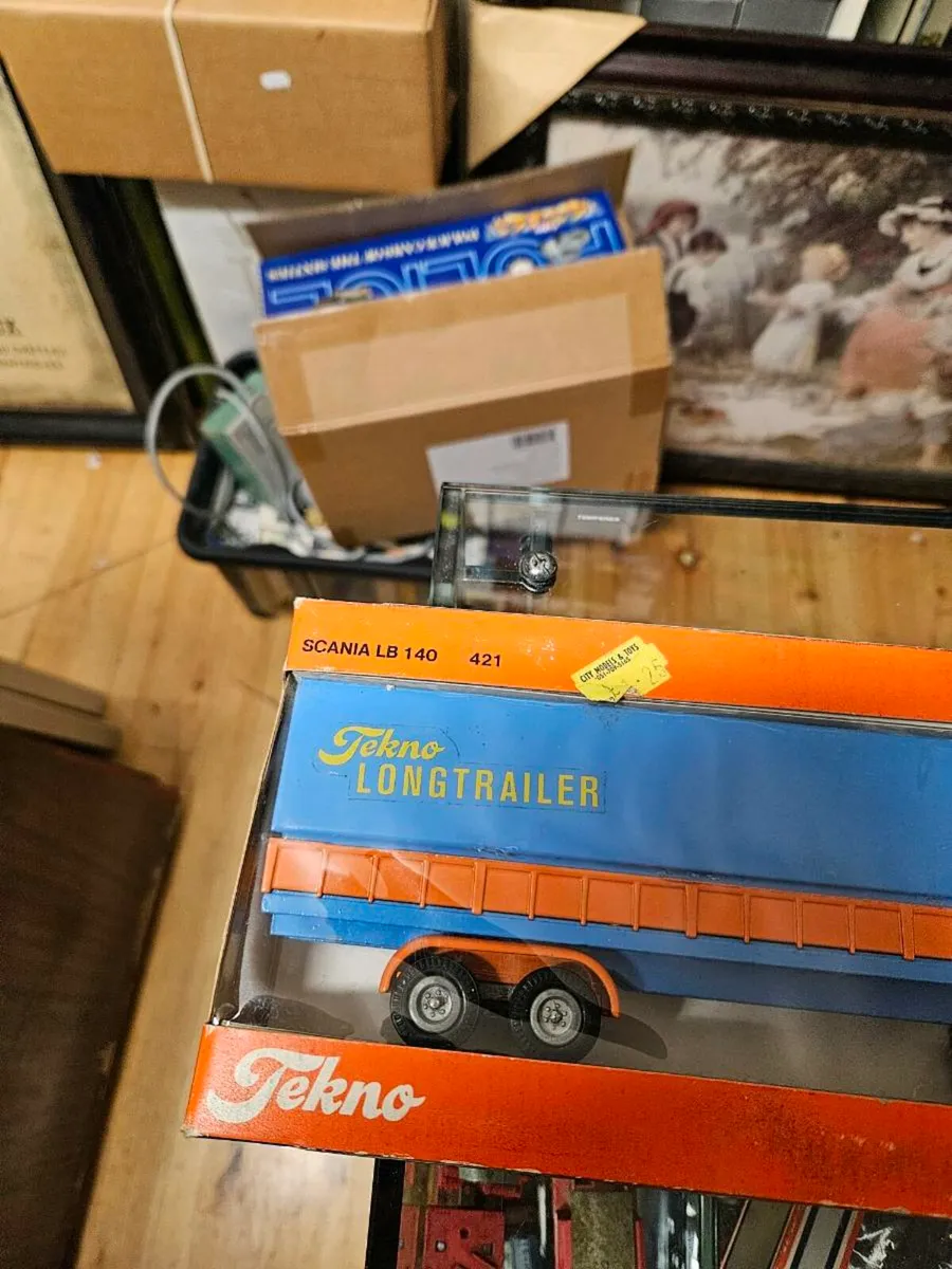 Corgi Tekno Scania Tractor Unit and Trailer - Image 2