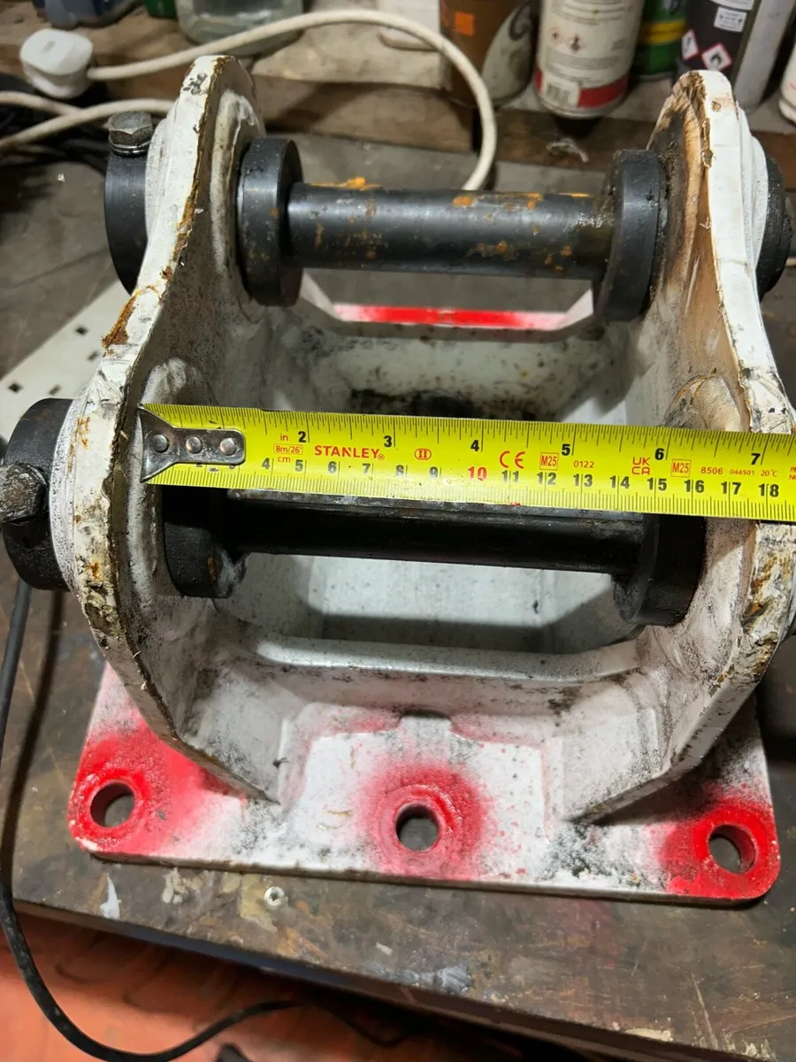 Rockbreaker cradle - Image 2